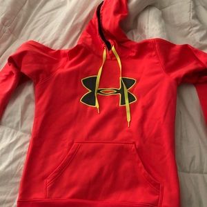 •under armour• size small• great condition